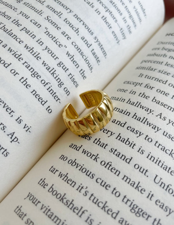 Isabelle gold ring